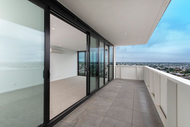 2 bedroom apartment with amazing views - Photo 1