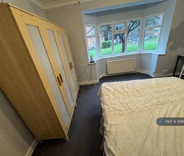 1 bedroom in a house share to rent - Photo 4