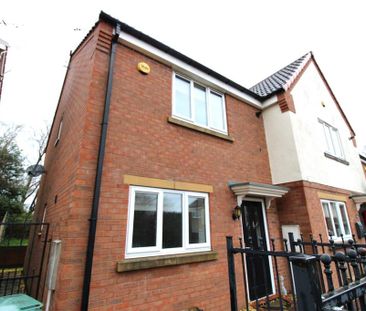 3 bedroom end of terrace house to rent - Photo 3