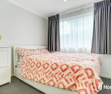 Beautiful 4 Bedroom Home in Great Location! - Photo 3