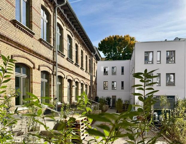 Erstbezug: Maisonette / Stadthaus mit Terrasse und Gartenanteil im Innenhof - Foto 1