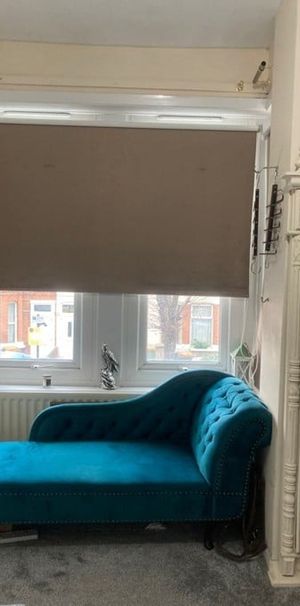 Room in a Shared Flat, Brighton Road, CR2 - Photo 1