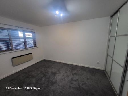 11 Quay Court, Scotch Quarter, Carrickfergus, BT38 7UP - Photo 3