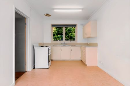 2 Bed, 1 Bath - Photo 4