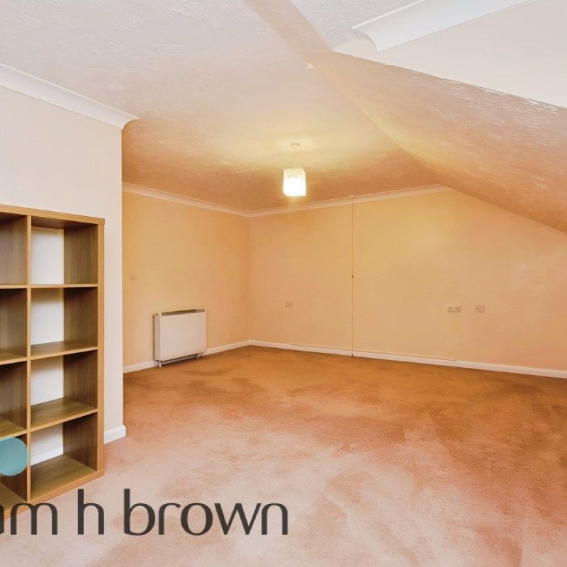 Cedar Avenue, CHELMSFORD - Photo 1