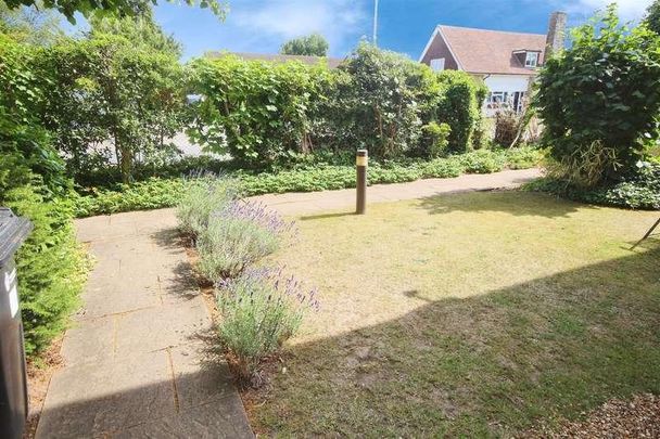 Thornbury Green, Twyford, Reading, Berkshire, RG10 - Photo 1