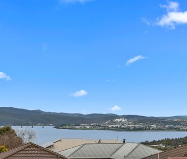 18 Lesdelle Street Claremont TAS 7011 Australia - Photo 1