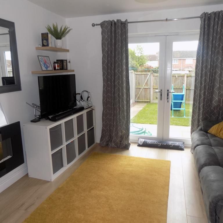 2 bedroom terraced house to rent - Photo 1