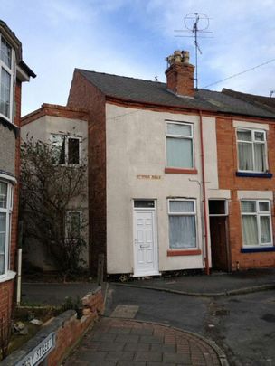 111 Storer Road - Former 6 Bed House now huge 4 bed student homeLoughborough - Photo 1