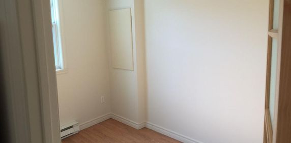 4 1/2 | occupation 1er juillet | Quartier Saint-Sauveur - Photo 2