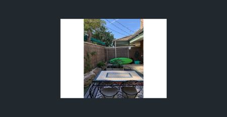 SEA VIEWS - GREAT LOCATION - Photo 2