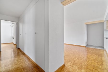 Appartement très lumineux de 4.5 pièces au 4ème étage - Photo 2