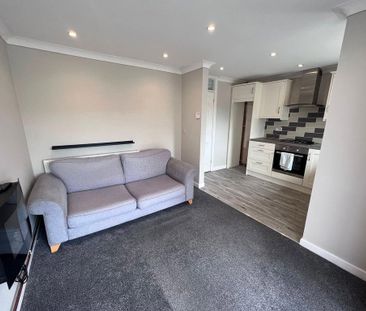 2 bedroom semi-detached bungalow to rent - Photo 2