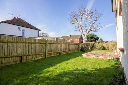 Woodside Road, Worthing - Photo 2