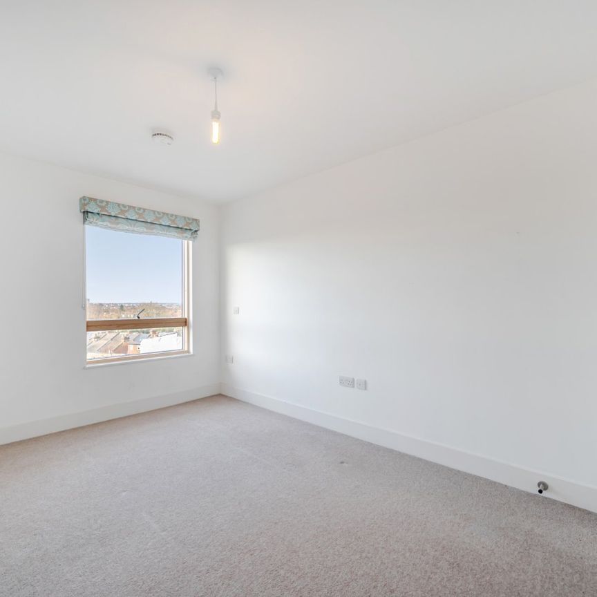 Streatham High Road, Streatham, London, SW16 - Photo 1