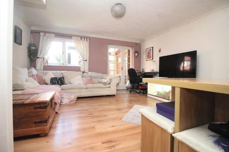 3 bedroom link detached house to rent - Photo 3