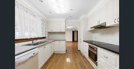 GREAT SINGLE LEVEL, CONVENIENT LOCATION TO CASTLE HILL CENTER - Photo 2