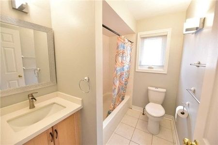 For Lease - 55 Ballymore Drive, Aurora, Ontario - Photo 4