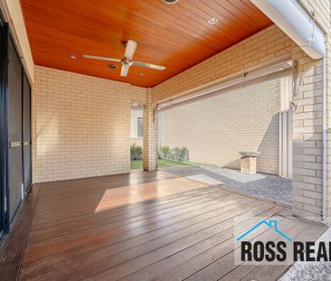 Modern Family Living - Photo 2