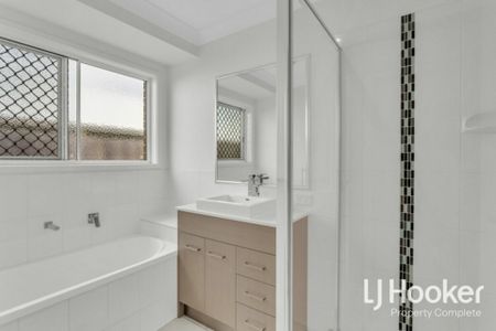 Immediate Walking to Yarrabilba SS - Ideal Family Home - Photo 3