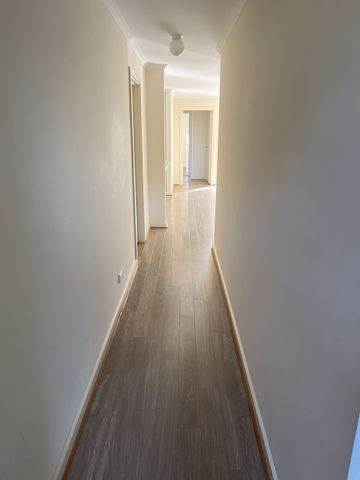 Spacious 3 Bedroom Home - Photo 2