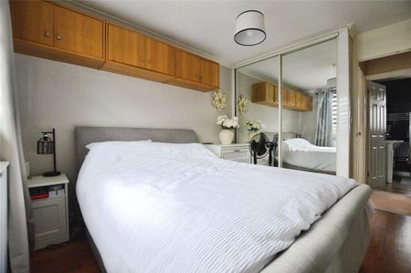 2 bedroom end of terrace house to rent - Photo 2