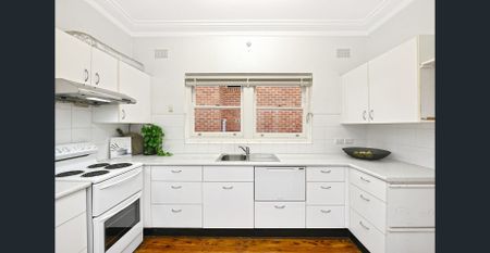 Four Bedroom Family Home - Photo 5