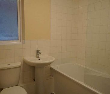 Waterside Close, Barking, IG11 - Photo 4