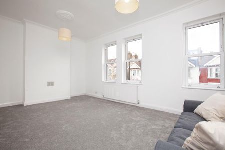3 bedroom apartment to rent - Photo 2