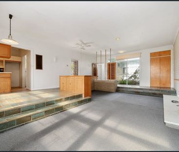 THREE BEDROOM HOME - SHORT TERM LEASE ONLY - Photo 5