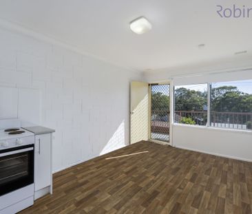 Recently renovated and close to Belmont 16s and Belmont shopping area. - Photo 6