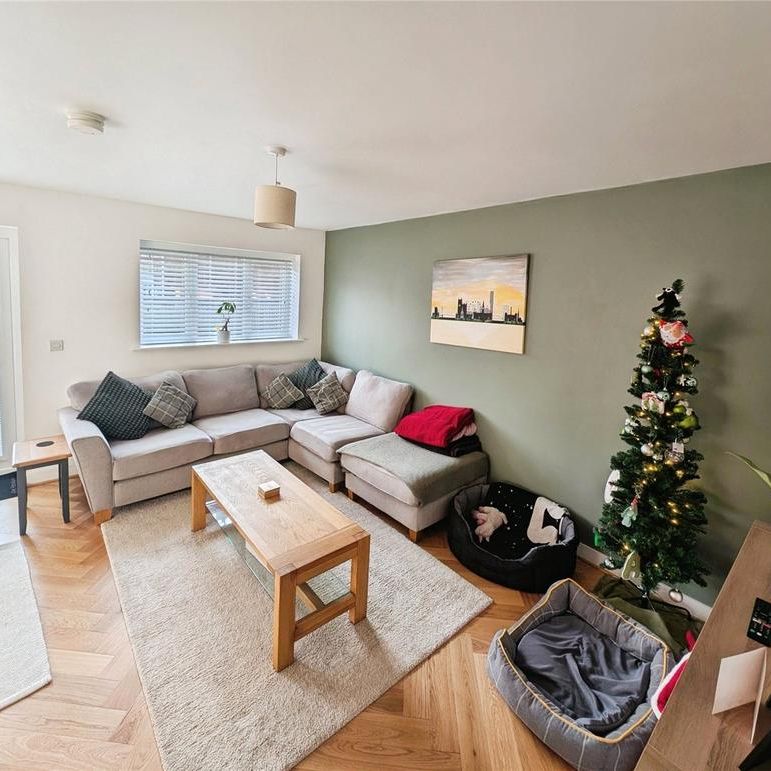 3 bedroom end of terrace house to rent - Photo 1