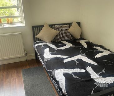 Room in a Shared House, Leander Road, SW2 - Photo 2