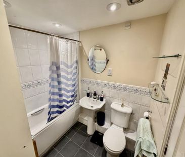 2 Bedroom Apartment To Let - Photo 5