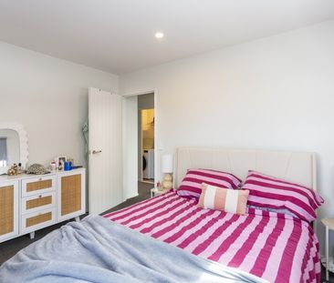 Partly furnished 2-bedroom home! - Photo 1