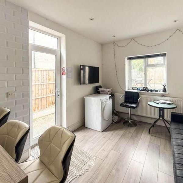 Gordon Road, Southend On Sea, SS1 - Photo 1