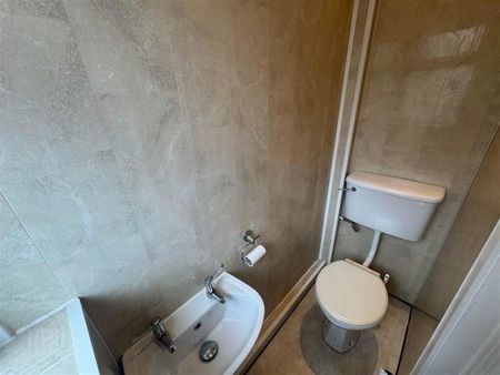 18 Glencolin Avenue, Belfast, BT11 8NZ - Photo 2