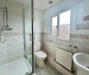 4 bedroom detached house to rent - Photo 2