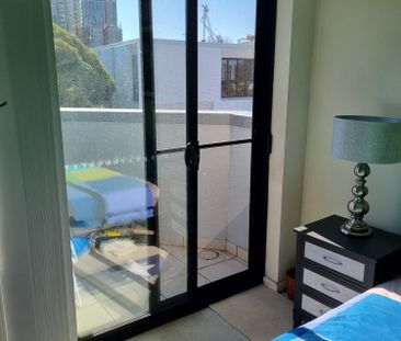 Redfern - Photo 3