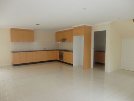 Spacious Townhouse in Prime Location - McKinnon School Zone - Photo 3