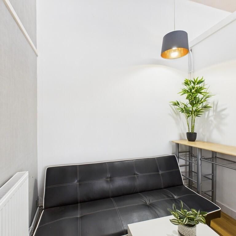 3 bedroom flat to rent - Photo 1