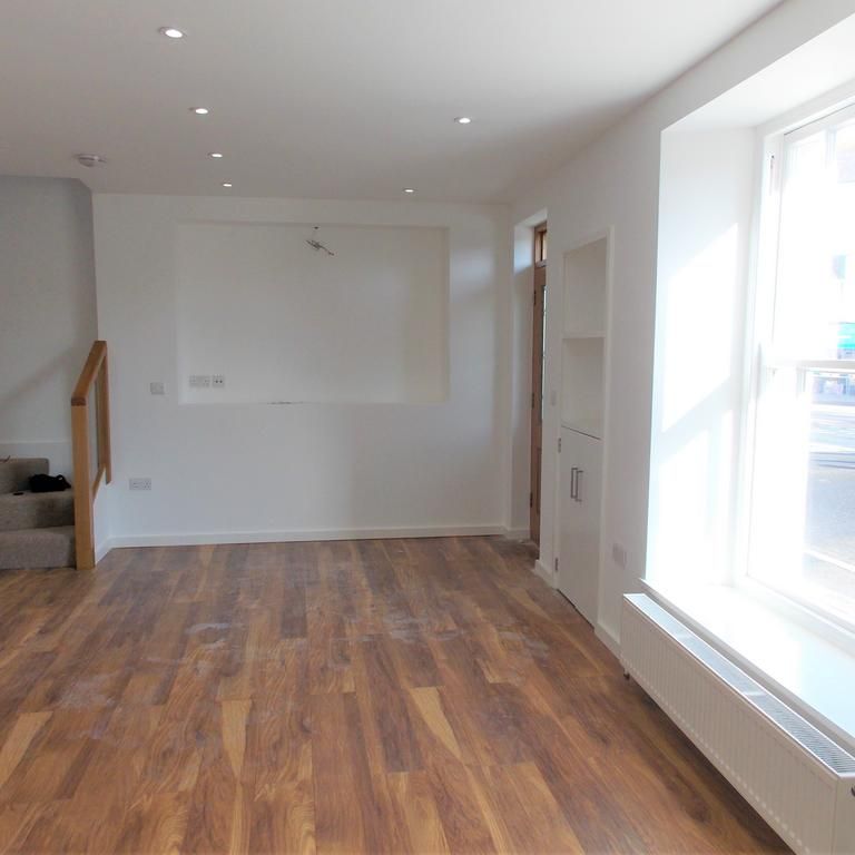 3 bedroom terraced house to rent - Photo 1