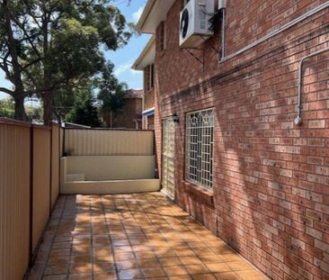Split Level Townhouse - Photo 1