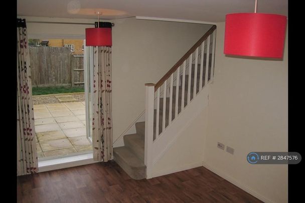 2 bedroom terraced house to rent - Photo 1