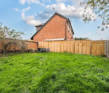 2 bedroom semi-detached house to rent - Photo 4