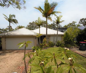 Fully furnished waterfront home in Bundabah for rent - Photo 3