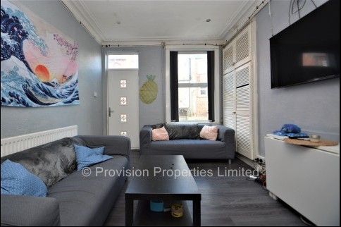 6 Bed Student Houses in Hyde Park Leeds - Photo 1
