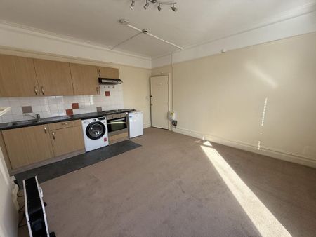 Studio to rent - Photo 2