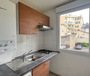 Location Appartement 2 pièces 46m² - Photo 3