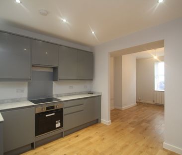 3 bedroom terraced property to rent - Photo 6